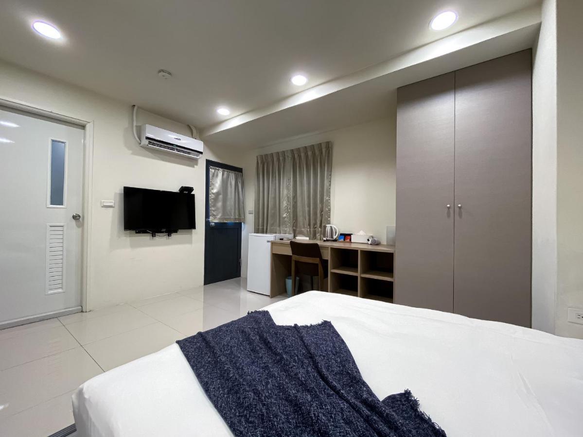 Hotel Sleeping Quilt Taichung Exterior foto