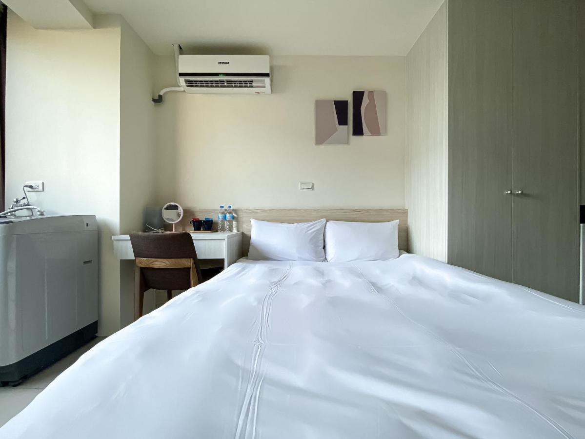 Hotel Sleeping Quilt Taichung Exterior foto